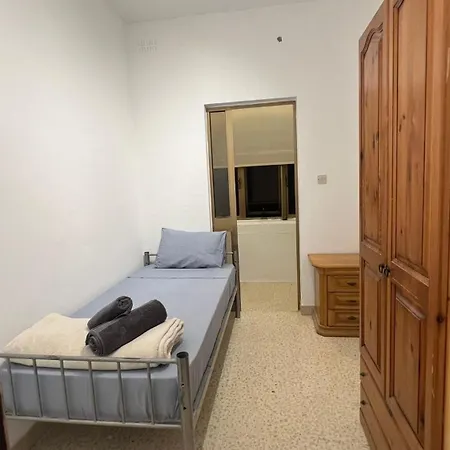 Private * San Ġwann